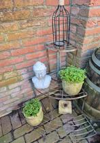 Metalen etagere driehoek, Tuin en Terras, Overige Tuin en Terras, Ophalen, Gebruikt