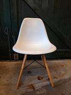Witte replica van Eames DSW stoel - Stijlvolle eetkamerstoel, Huis en Inrichting, Stoelen, Ophalen, Gebruikt, Hout, Wit