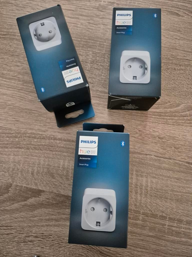 Philips Hue smart plug x3 nieuw, Ophalen of Verzenden, Nieuw