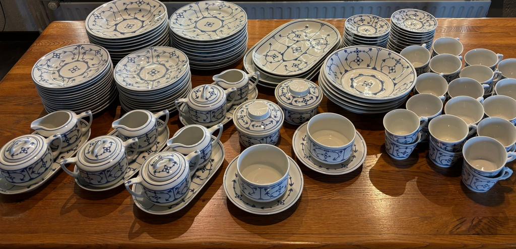 Compleet set Blauw Servies Jager ( 125 stuks ), Ophalen
