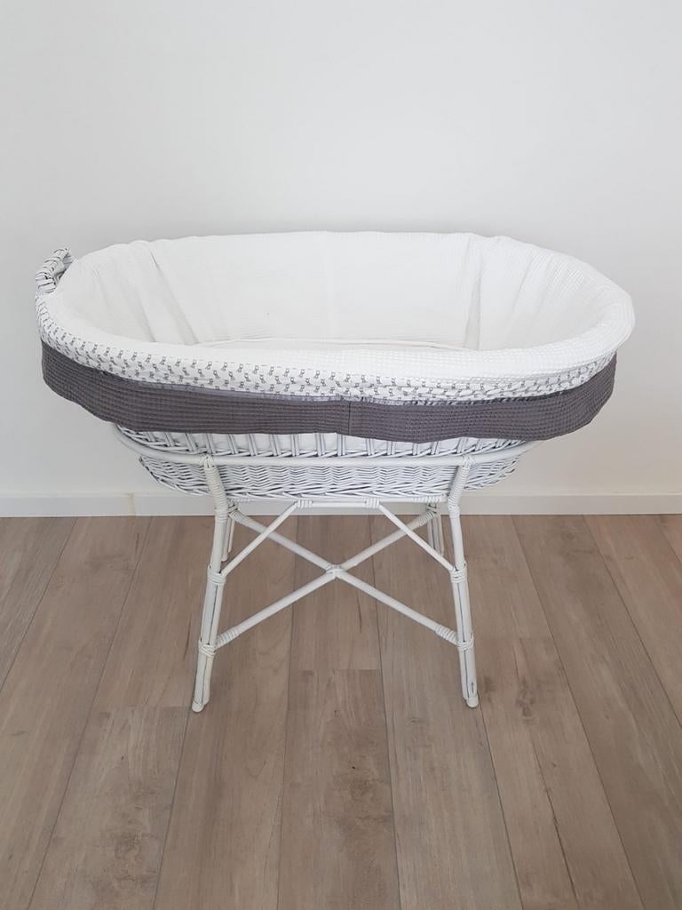 Wit gespoten Rotan Wieg, Kinderen en Baby's, Babywiegjes en Ledikanten, Ophalen, Gebruikt, Wieg