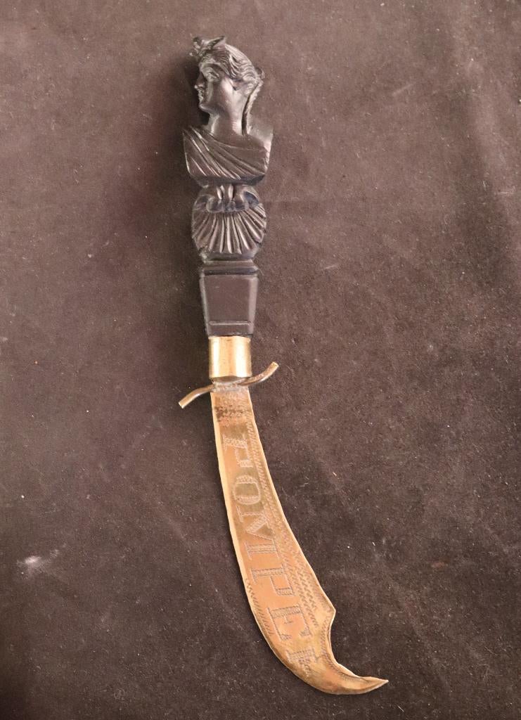 Uit lavasteen gestoken briefopener, Ophalen of Verzenden