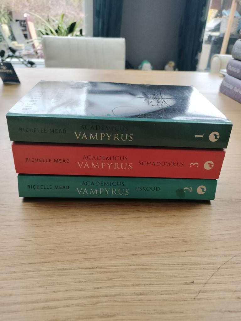 Academicus Vampyrus serie, Boeken, Ophalen of Verzenden, Zo goed als nieuw