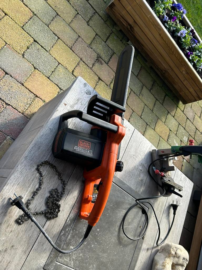 Kettingzaag met slijpmachine, Doe-het-zelf en Verbouw, Ophalen of Verzenden, Gebruikt, Minder dan 700 watt, Overige typen