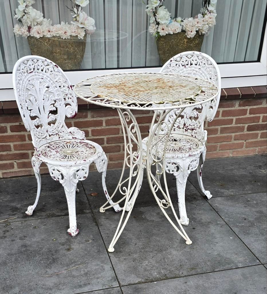 Zwaar kwaliteit bistro gietijzeren set - charmant en stevig, Overige materialen, Gebruikt, Tuinset, Eettafel