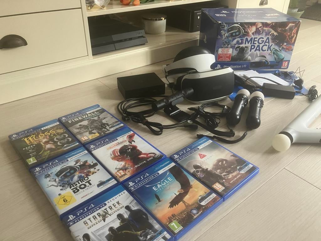 PS4 V2 VR Set Compleet met VR Games, Ophalen of Verzenden, Zo goed als nieuw, Met 2 controllers, Met games