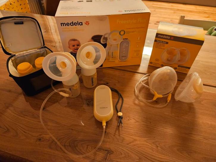 Medela Freestyle Flex + Handsfree Cups, Kinderen en Baby's, Babyvoeding en Toebehoren, Gebruikt, Borstkolf, Ophalen