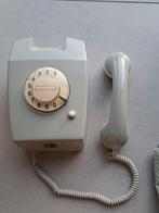 PTT W65 telefoon in nieuwstaat (1976) + gebruiksaanwijzing, Ophalen of Verzenden, Zo goed als nieuw, Met draaischijf