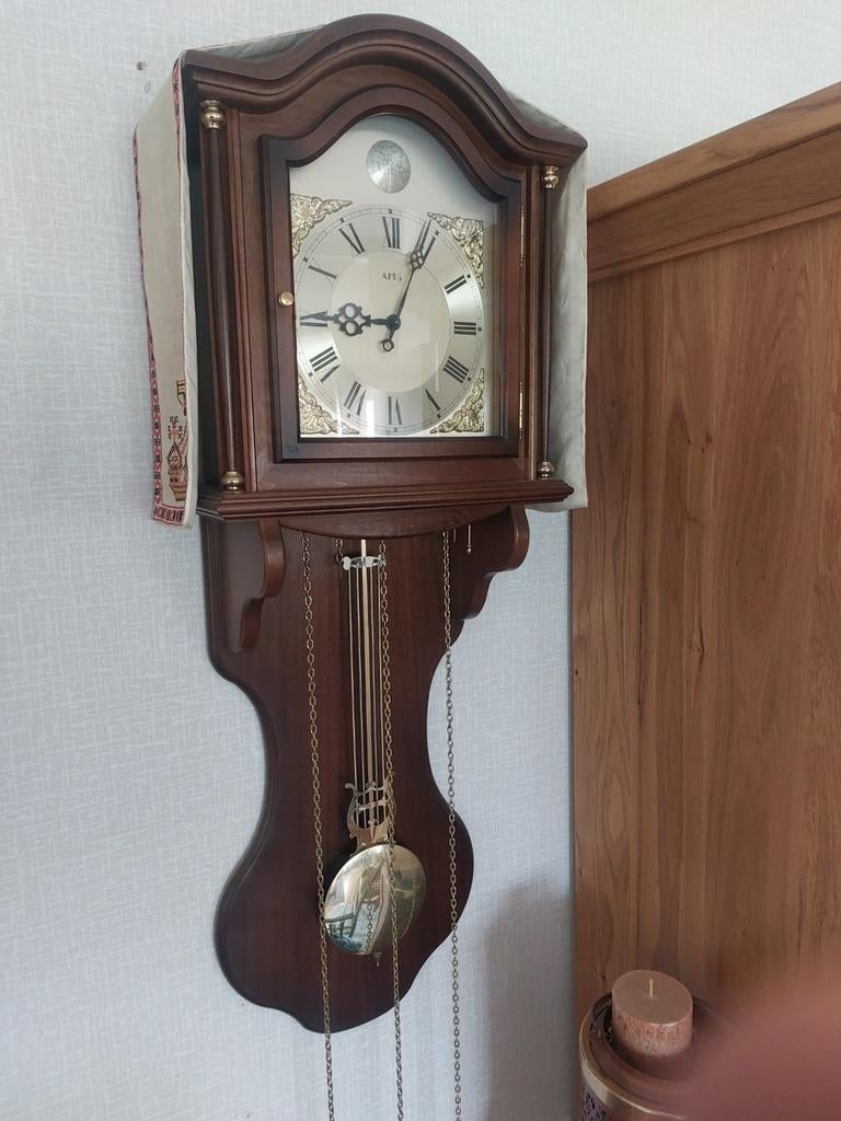 Klassieke Ams wandklok met slinger en gewichten, Ophalen