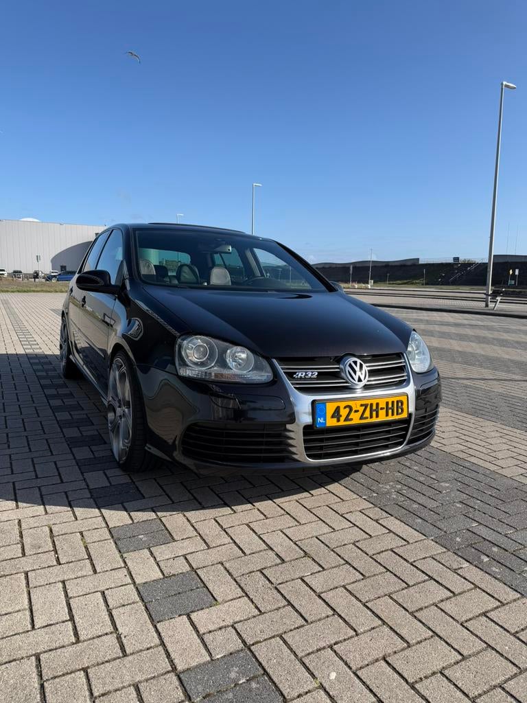 Golf 5 R32 3.2 5D Handgeschakeld, Auto's, Navigatiesysteem, Zwart, Zwart, Leder