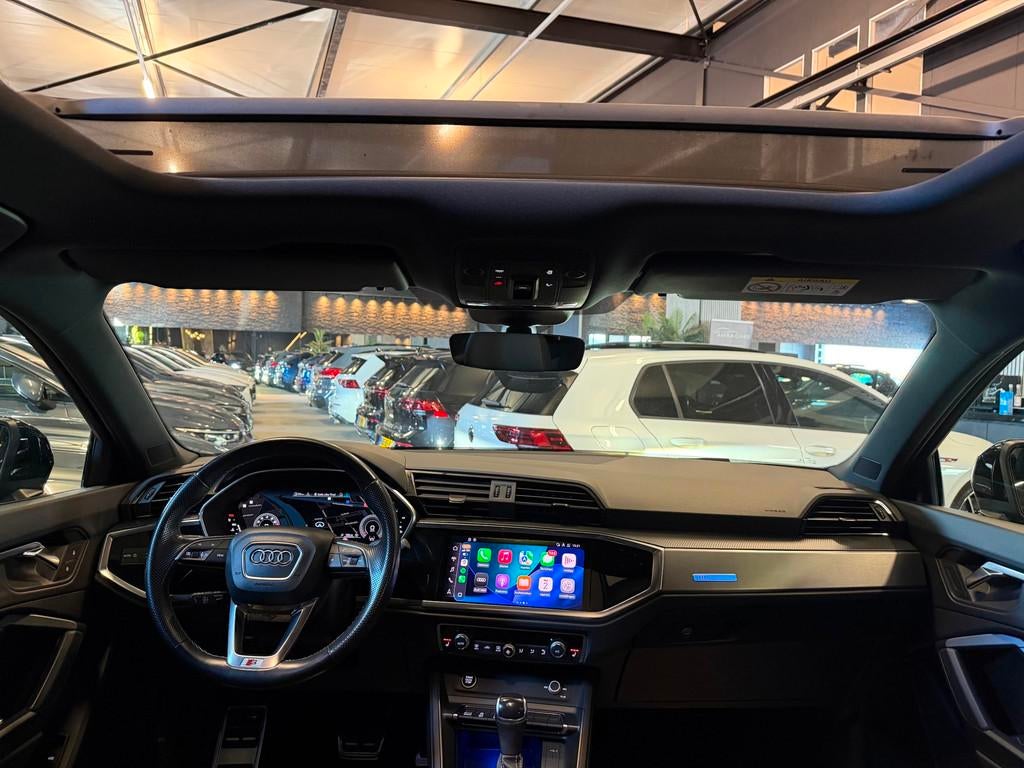 Audi Q3 SPORTBACK 35 TFSI 3X S-Line|PANO|BLACK PAKKET|SFEER|, 4 cilinders, 150 pk, 1505 kg, Zwart