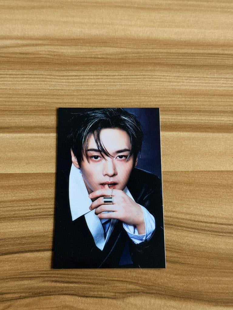 Stray Kids Lee Know photocard karma, Ophalen of Verzenden, Zo goed als nieuw, Foto of Kaart