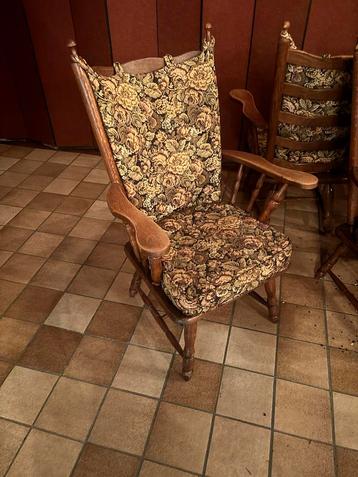 5 Oude Rookstoelen met Bloemenmotief beschikbaar voor biedingen