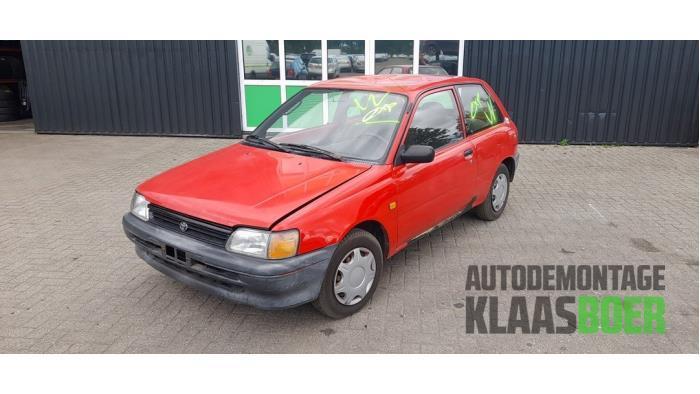 Portier 2Deurs rechts van een Toyota Starlet, Auto-onderdelen, Carrosserie en Plaatwerk, Deur, Toyota, Gebruikt, 6 maanden garantie