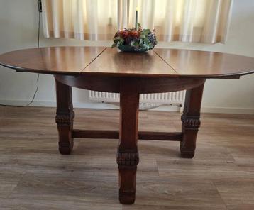 Antieke tafel gratis af te halen in Lemmer beschikbaar voor biedingen