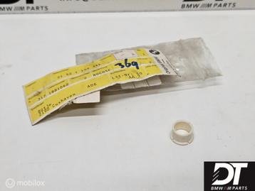 Bushing BMW E30 E28 E34 E24 E23 E32 E31 21521150345 beschikbaar voor biedingen