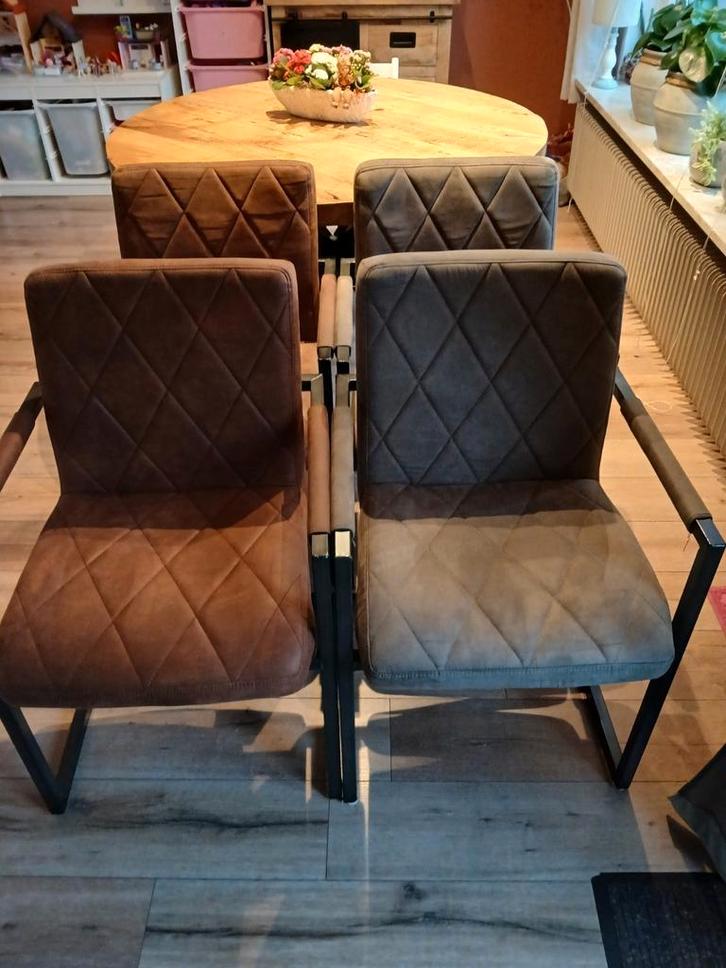 4 mooie nette eetkamer stoelen, Huis en Inrichting, Stoelen, Zo goed als nieuw, Twee, Ophalen