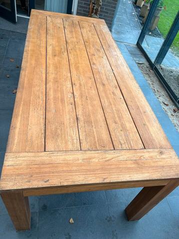 Houten tuintafel 100cm bij 240cm beschikbaar voor biedingen