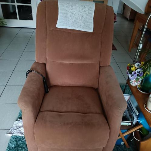 Koopje: nuOpsta stoel zithoogte 44 cm € 79,00, Huis en Inrichting, Fauteuils, Gebruikt, Stof, 50 tot 75 cm, Minder dan 75 cm, Ophalen