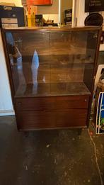 Oud staand vitrinekastje origineel, Huis en Inrichting, Kasten | Secretaires, Ophalen