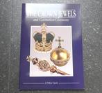 The Crown Jewels and Coronation ceremony vintage boekje 1987, Verzamelen, Koninklijk Huis en Royalty, Ophalen of Verzenden, Zo goed als nieuw
