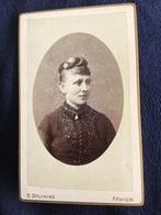 CDV, Vrouw, B. Bruining, Arnhem, Carte de Visite, Ophalen of Verzenden, Voor 1940, Gebruikt, Foto