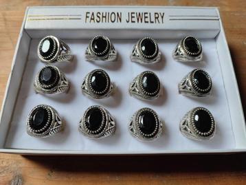 12 Zwarte Ringen - Verschillende Maten beschikbaar voor biedingen