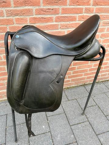Sellier dressuurzadel dikke wrongen, diepe zit beschikbaar voor biedingen