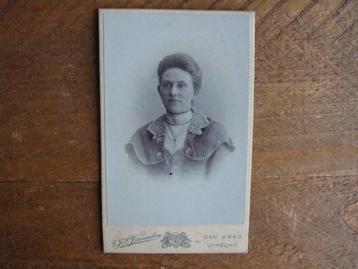 Antieke foto, portret vrouw, C.J.L. Vermeulen - Den Haag, CD beschikbaar voor biedingen