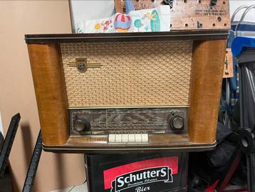 Vintage Philips radio werkt nog ook beschikbaar voor biedingen