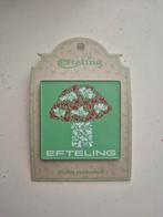 Efteling pin paddenstoel, Verzamelen, Efteling, Ophalen of Verzenden, Zo goed als nieuw, Button of Speldje