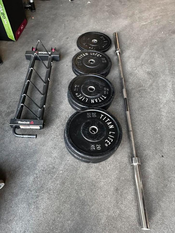 150kg  Bumperplates +  Barbell 220cm ,20kg + Opbergrek, Sport en Fitness, Fitnessmaterialen, Gebruikt, Halterschijven, Ophalen