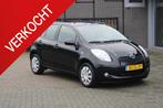 Toyota Yaris 1.3 VVTi Sol MMT Automaat/Airco/Cruise/NL auto!, Stof, Gebruikt, 750 kg, 4 cilinders