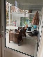 Rieten stoelen en tafel, Gebruikt, Twee, Bruin, Riet of Rotan