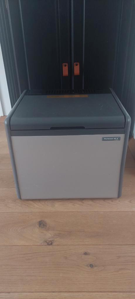 Koelbox Portacool 45 E by Tristar absorptie 220V en 12V, Caravans en Kamperen, Koelboxen, Zo goed als nieuw, Elektrisch, Ophalen