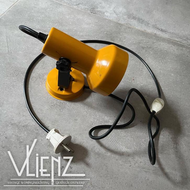 Vintage, retro okergele wandlamp, draaibaar, Verzamelen, Retro, Huis en Inrichting, Ophalen of Verzenden