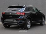 Volkswagen T-Roc 1.5 TSI Sport Business R |DAB|CARPLAY|CAMER, 1254 kg, 4 cilinders, 150 pk, Zwart
