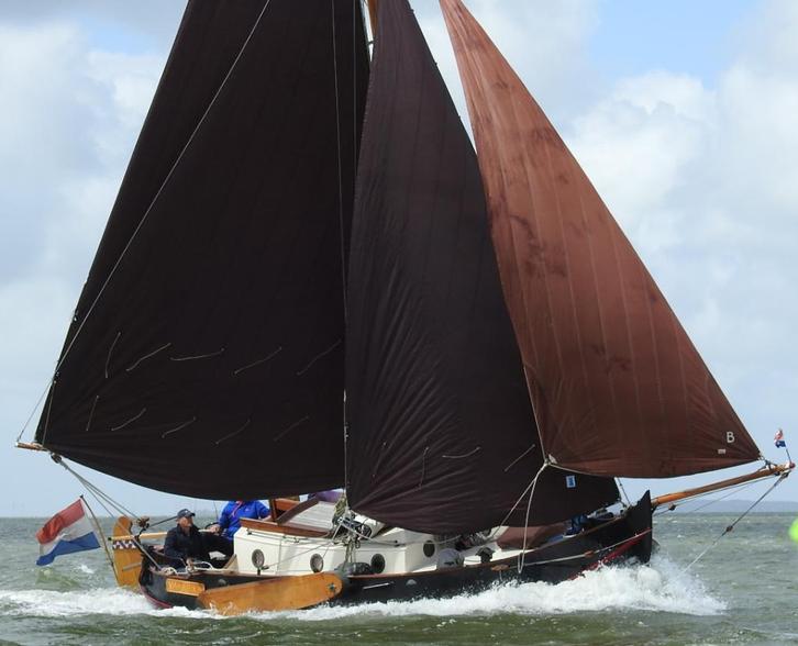 K&dV Vollenhovense bol 8.50m - in nieuwstaat en vaarklaar, Watersport en Boten, Platbodems, Gebruikt, 6 tot 9 meter, Staal, Diesel