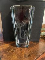 Strombergshyttan Kristal Vaas met Gravure, Wit, Ophalen of Verzenden, Minder dan 50 cm, Glas