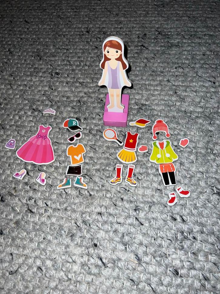 Magnetische Aankleedpop - Playing Kids, Kinderen en Baby's, Speelgoed | Overig, Gebruikt, Meisje, Ophalen of Verzenden