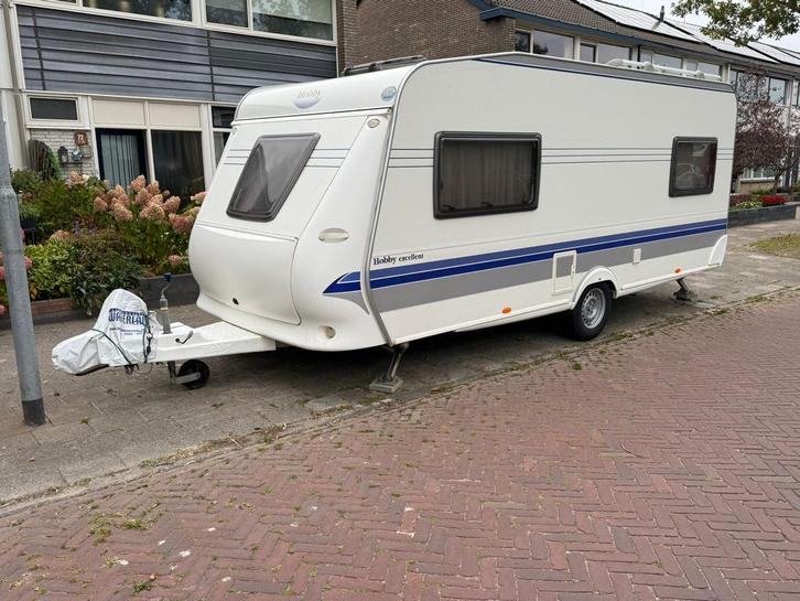 Hobby excellent 495 ul bj 2007+voortent +luifel, Caravans en Kamperen, Caravans, Particulier, tot en met 4, 1000 - 1250 kg, Rondzit