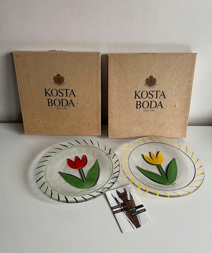 Set 2 Design Kosta Boda Tulipa Schaal Geel Rood Hydman, Antiek en Kunst, Kunst | Designobjecten, Ophalen of Verzenden