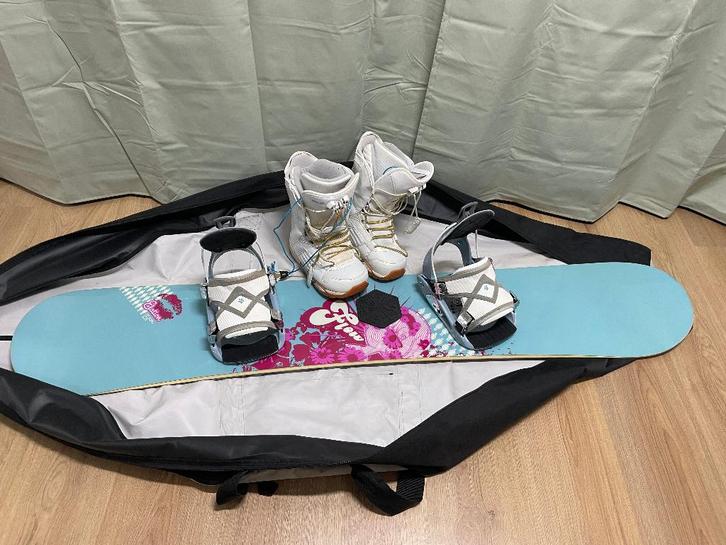 Flow Elation snowboard complete set!, Sport en Fitness, Snowboarden, Gebruikt, Board, Ophalen