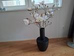 Aluminium vaas design met magnolia takken, Ophalen of Verzenden, Zo goed als nieuw