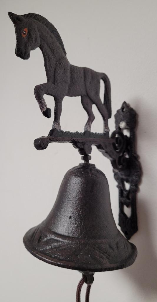 Paard kleine bel van gietijzer wanddecoratie deurbel deco, Tuin en Terras, Tuinwanddecoratie, Nieuw, Ophalen of Verzenden
