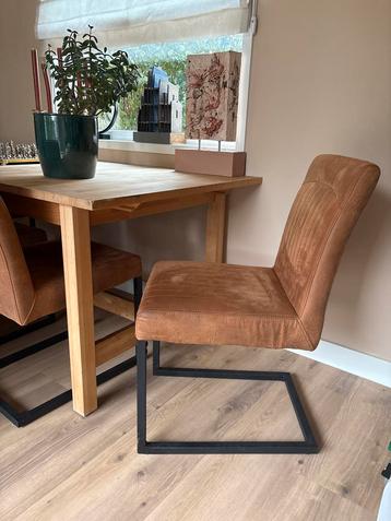 4 Cognac Kleurige Stoelen - Gebruikt beschikbaar voor biedingen