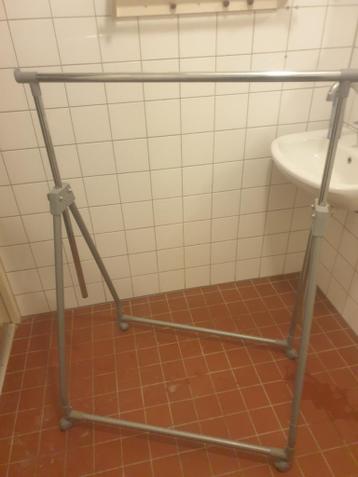 GRATIS KLEDINGREK VOOR WIE DIE WILT WEG IS WEG