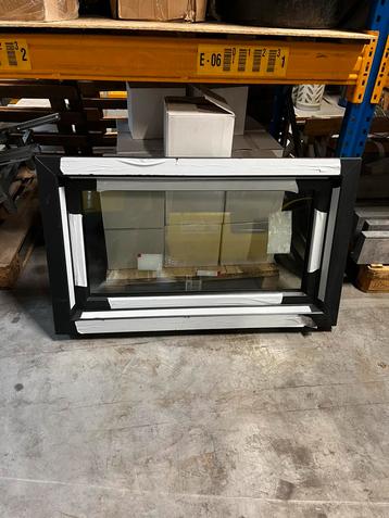 Kunststof kozijn triple glas draaikiepraam beschikbaar voor biedingen