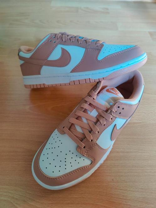 Nike Dunk Low Rose Whisper maat 39, Kleding | Dames, Schoenen, Nieuw, Sneakers of Gympen, Roze, Ophalen of Verzenden