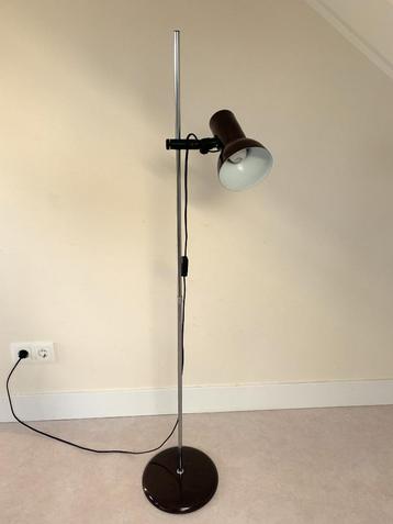 Mid-century bruine staande spotlamp uit de jaren 70 beschikbaar voor biedingen